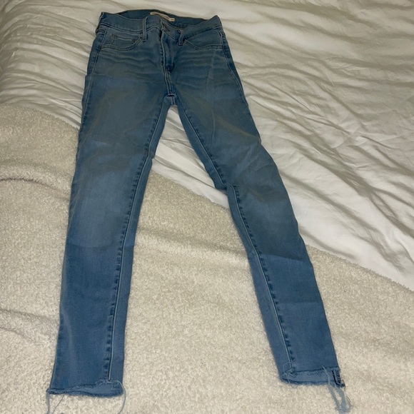 LEVIS 720 high rise super skinny cutoff jeans - Picture 4 of 5